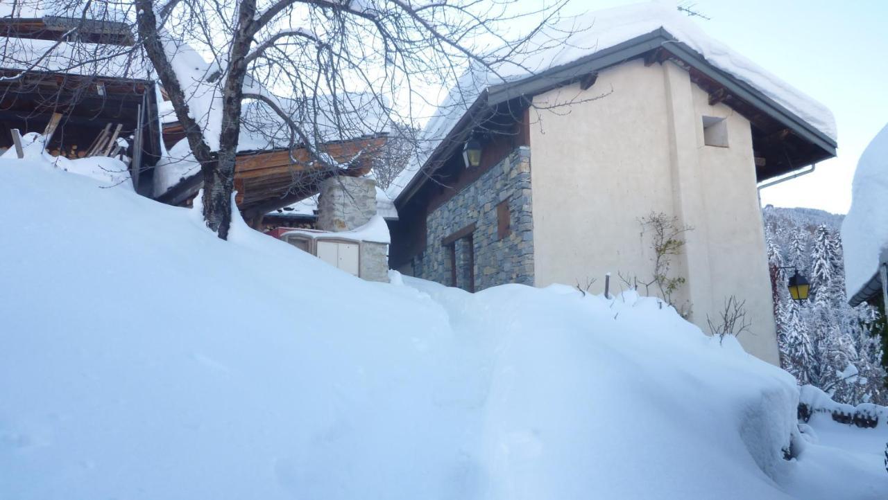 Вілла Chalet D' Edmond Бур-Сен-Морис Екстер'єр фото